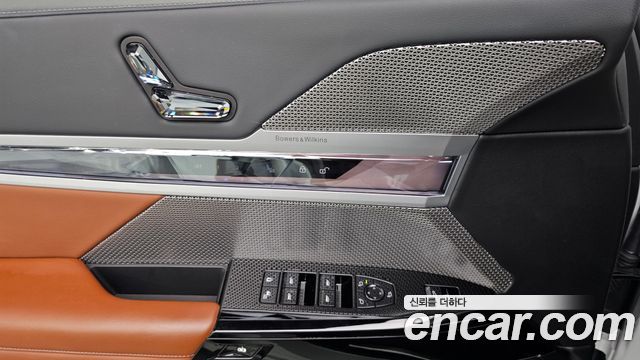 BMW 7 Series (G70) 740i sDrive Design Pure Excellence 2023 — фото 35