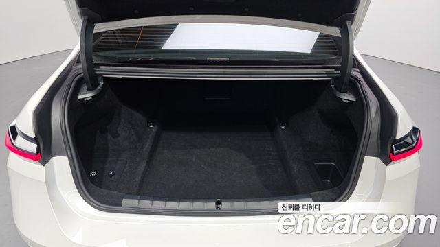 BMW 7 Series (G70) 740i sDrive Design Pure Excellence 2023 — фото 37