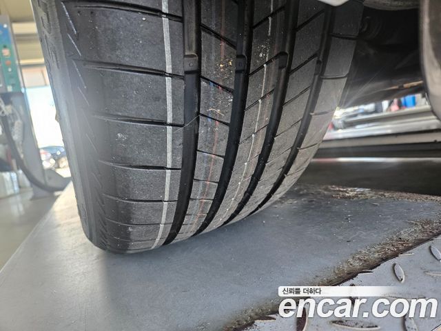 BMW 7 Series (G70) 740i sDrive Design Pure Excellence 2023 — фото 39