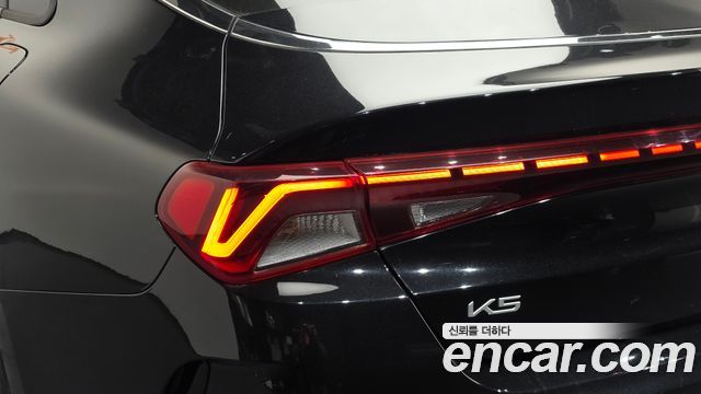 Kia K5 (III) 2.0 Noblesse 2023 — фото 23
