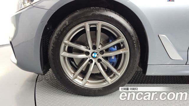 BMW 5 Series (G30) 530i xDrive M Sport Package Plus 2018 — фото 5