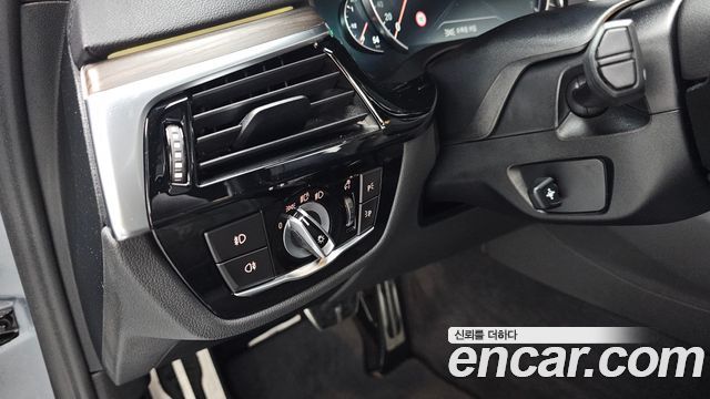BMW 5 Series (G30) 530i xDrive M Sport Package Plus 2018 — фото 17