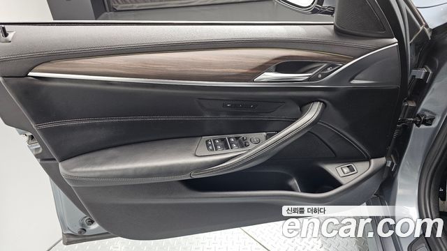 BMW 5 Series (G30) 530i xDrive M Sport Package Plus 2018 — фото 24