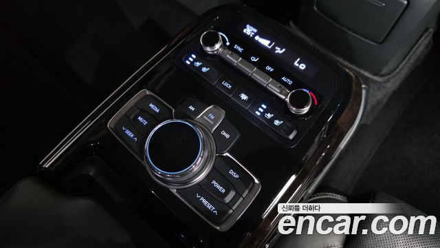 Genesis EQ900 3.8 GDI AWD Premium Luxury 2018 — фото 16
