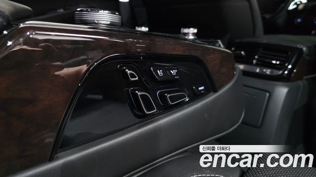Genesis EQ900 3.8 GDI AWD Premium Luxury 2018 — фото 17