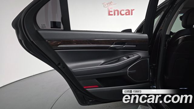 Genesis EQ900 3.8 GDI AWD Premium Luxury 2018 — фото 25