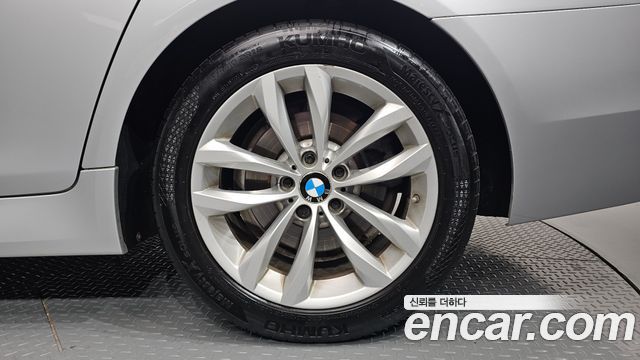 BMW 5 Series (F10) 528i xDrive M Aero Dynamic 2016 — фото 21