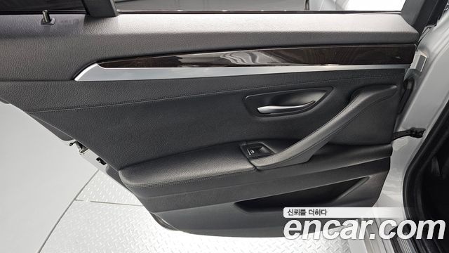 BMW 5 Series (F10) 528i xDrive M Aero Dynamic 2016 — фото 25