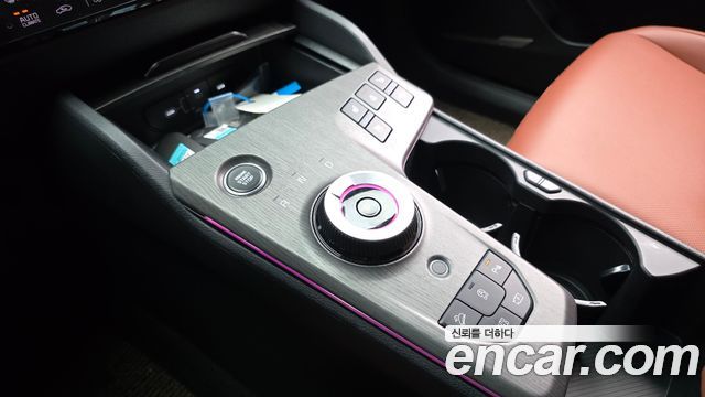 Kia Sportage (V) Gasoline 1.6 Turbo 2WD Signature 2025 — фото 9