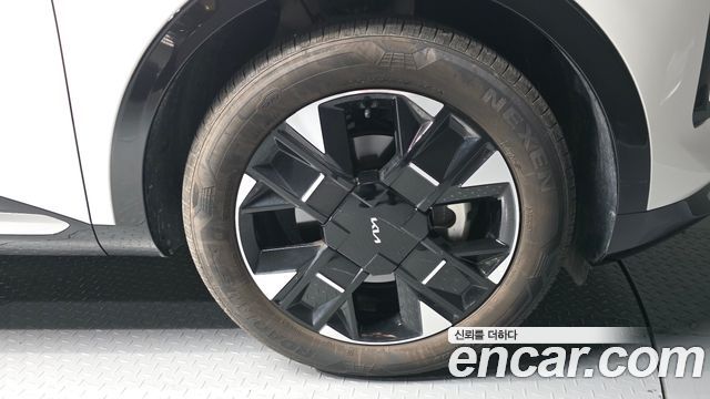 Kia Sportage (V) Gasoline 1.6 Turbo 2WD Signature 2025 — фото 21