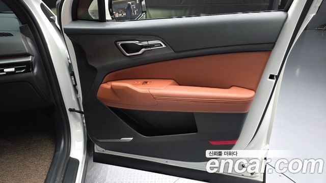 Kia Sportage (V) Gasoline 1.6 Turbo 2WD Signature 2025 — фото 24