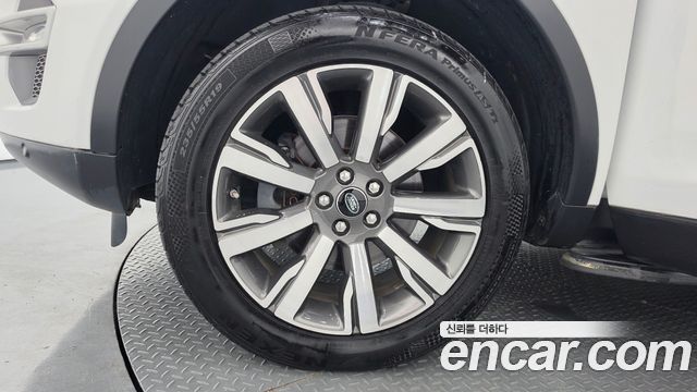Land Rover Discovery Sport 2.0 TD4 HSE Luxury 2019 — фото 5