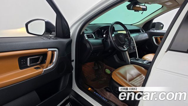 Land Rover Discovery Sport 2.0 TD4 HSE Luxury 2019 — фото 10