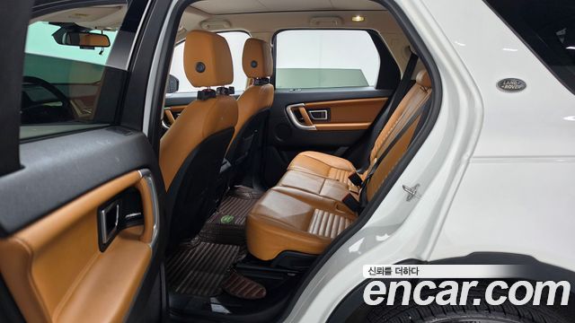 Land Rover Discovery Sport 2.0 TD4 HSE Luxury 2019 — фото 11