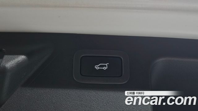Land Rover Discovery Sport 2.0 TD4 HSE Luxury 2019 — фото 16