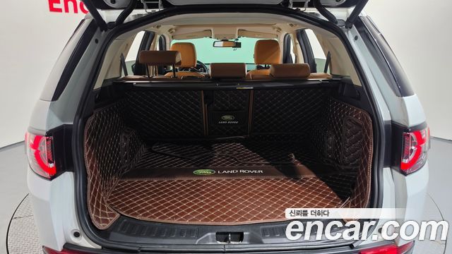 Land Rover Discovery Sport 2.0 TD4 HSE Luxury 2019 — фото 17