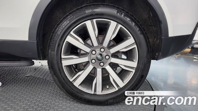 Land Rover Discovery Sport 2.0 TD4 HSE Luxury 2019 — фото 21