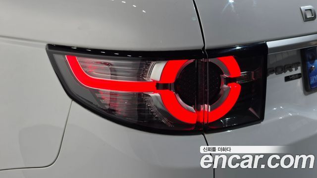 Land Rover Discovery Sport 2.0 TD4 HSE Luxury 2019 — фото 23