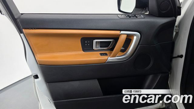 Land Rover Discovery Sport 2.0 TD4 HSE Luxury 2019 — фото 24