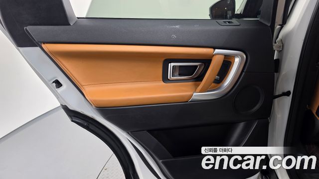 Land Rover Discovery Sport 2.0 TD4 HSE Luxury 2019 — фото 25