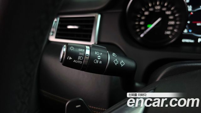 Land Rover Discovery Sport 2.0 TD4 HSE Luxury 2019 — фото 28