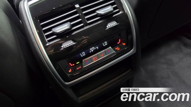 BMW X6 (G06) xDrive40i M Sport 2025 — фото 24