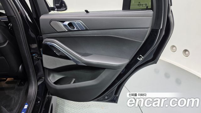 BMW X6 (G06) xDrive40i M Sport 2025 — фото 31