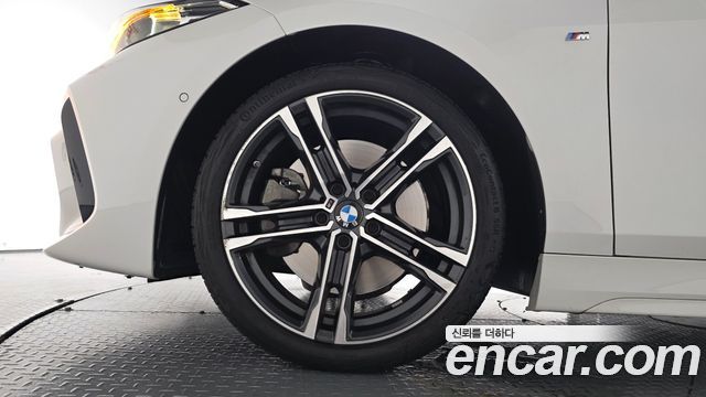 BMW 1 Series (F40) 120i M Sports 2023 — фото 5