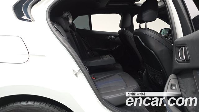 BMW 1 Series (F40) 120i M Sports 2023 — фото 11