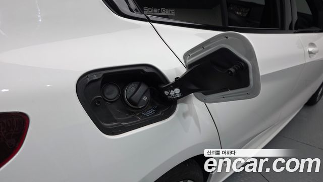 BMW 1 Series (F40) 120i M Sports 2023 — фото 13