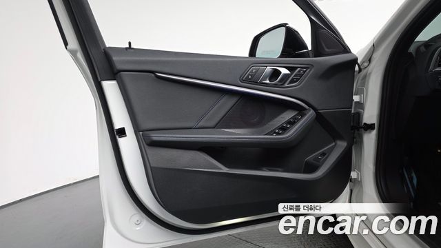 BMW 1 Series (F40) 120i M Sports 2023 — фото 24