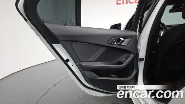 BMW 1 Series (F40) 120i M Sports 2023 — фото 25
