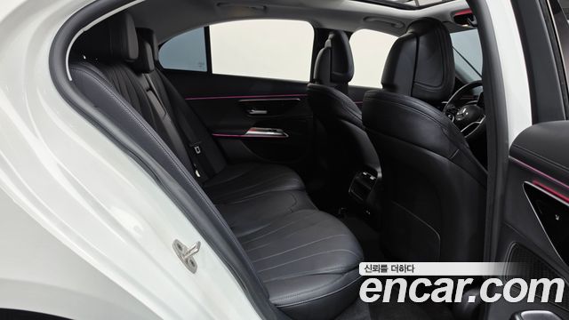 Mercedes-Benz E-Class (W214) E220d 4MATIC Exclusive 2024 — фото 11