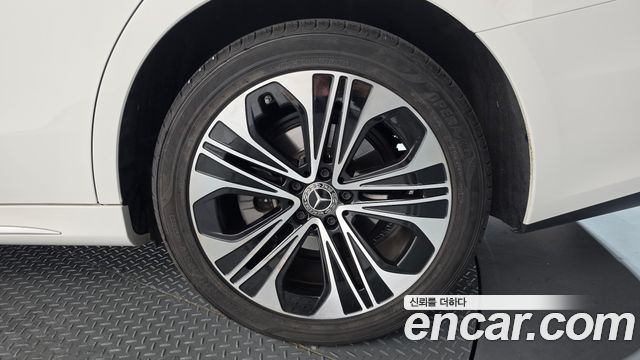 Mercedes-Benz E-Class (W214) E220d 4MATIC Exclusive 2024 — фото 21
