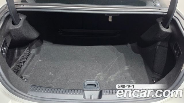 Mercedes-Benz E-Class (W214) E220d 4MATIC Exclusive 2024 — фото 27