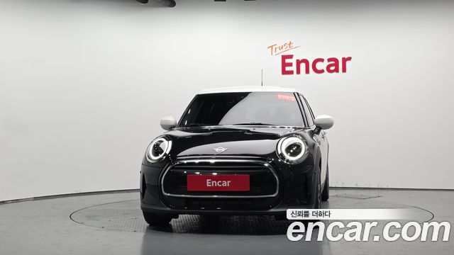 MINI Cooper 5Door Classic Third Generation 2024 — фото 3