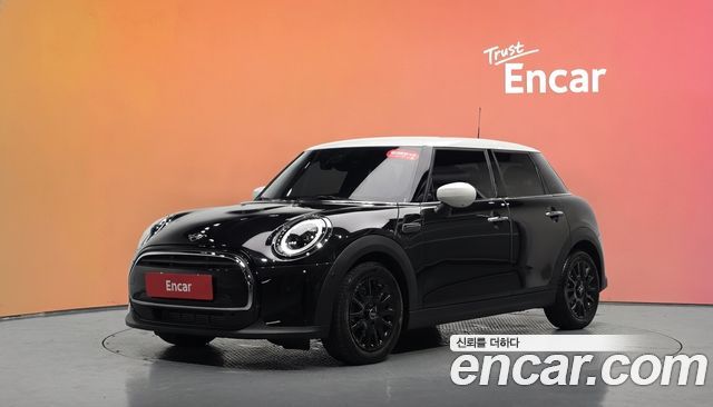 MINI Cooper 5Door Classic Third Generation 2024 — фото 1