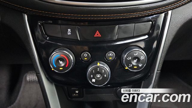 Chevrolet Trax 1.4 Premier 2020 — фото 24