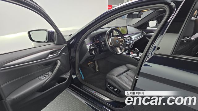 BMW 5 Series (G30) 520i M Sport 2023 — фото 10