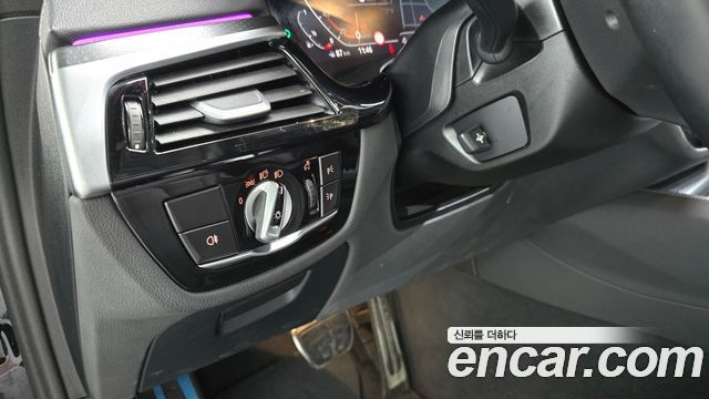 BMW 5 Series (G30) 520i M Sport 2023 — фото 18
