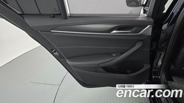 BMW 5 Series (G30) 520i M Sport 2023 — фото 25