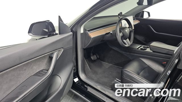Tesla Model Y Long Range AWD 2021 — фото 10