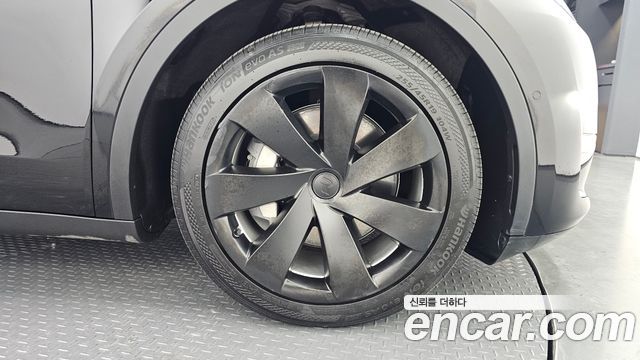 Tesla Model Y Long Range AWD 2021 — фото 27