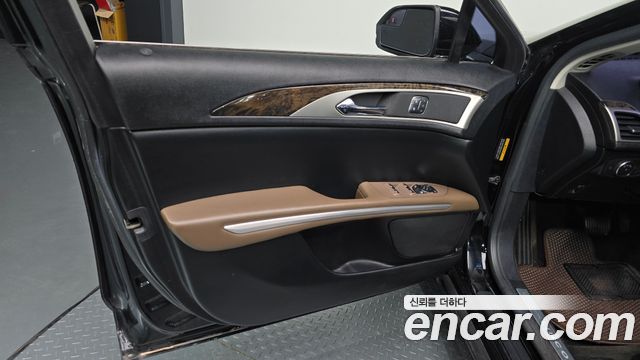 Lincoln MKZ 2.0 AWD 2nd 2016 — фото 24