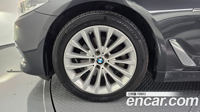 BMW 5 Series (G30) 520d xDrive Luxury Plus 2018 — фото 5