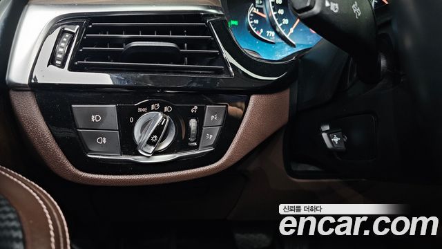 BMW 5 Series (G30) 520d xDrive Luxury Plus 2018 — фото 17