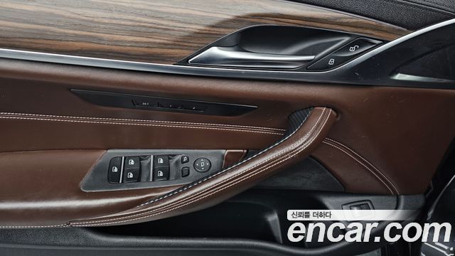 BMW 5 Series (G30) 520d xDrive Luxury Plus 2018 — фото 18