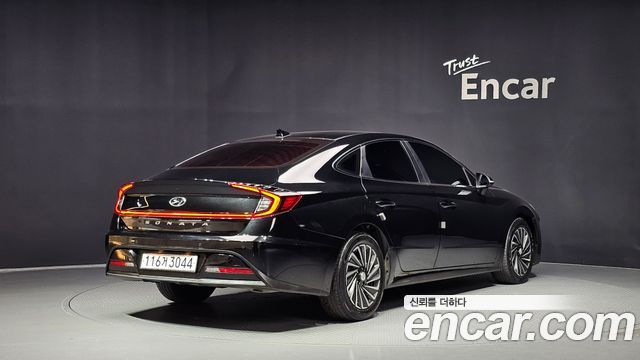 Hyundai Sonata Hybrid (DN8) Premium Plus 2022 — фото 2