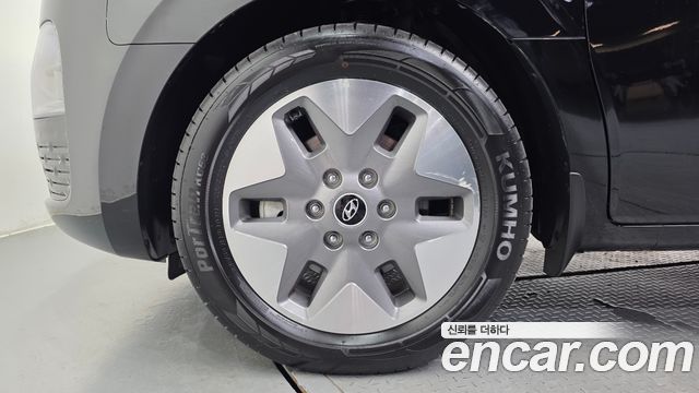Hyundai Staria L3.5 Tourer 9-Seater Modern 2023 — фото 5