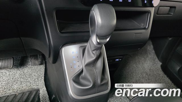 Hyundai Staria L3.5 Tourer 9-Seater Modern 2023 — фото 9